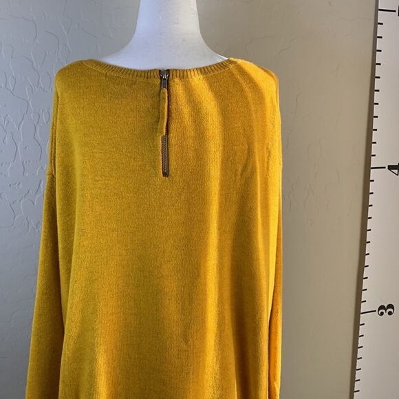 𝅺H&M long sleeve sweater with back zipper tapered hem mustard yellow medium - Picture 6 of 10
